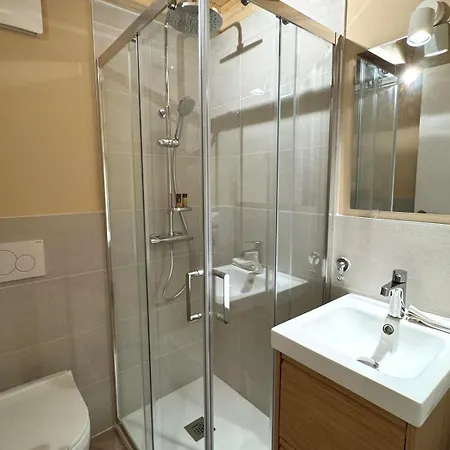 Daire The House Of *